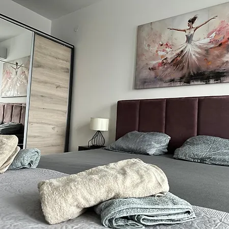 Thomas Two Bedroom Apartment-private Parking Apartment