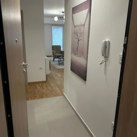 Apartment Thomas Two Bedroom Apartment-private Parking *