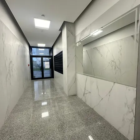 Thomas Two Bedroom Apartment-private Parking Apartment *
