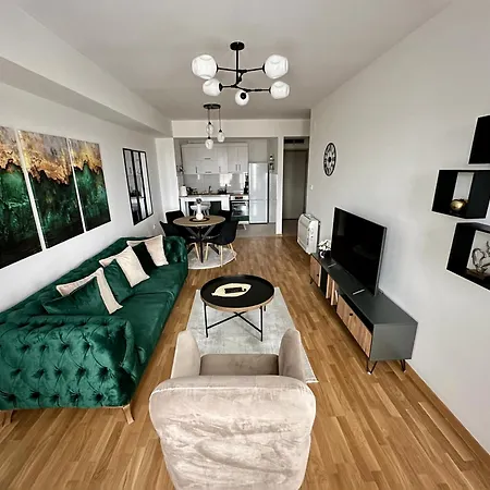 Thomas Two Bedroom Apartment-private Parking Apartment *