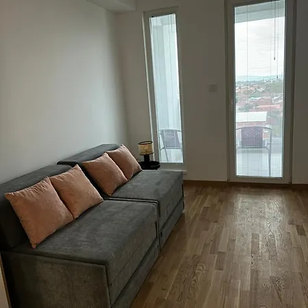 Thomas Two Bedroom Apartment-private Parking Skopje