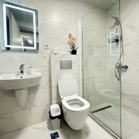 Thomas Two Bedroom Apartment-private Parking Apartment Skopje
