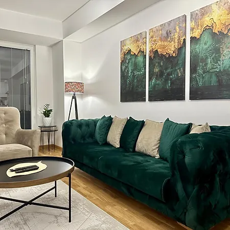 Thomas Two Bedroom Apartment-private Parking Apartment