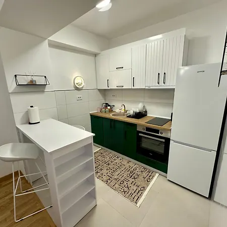 Thomas Two Bedroom Apartment-private Parking Apartment *