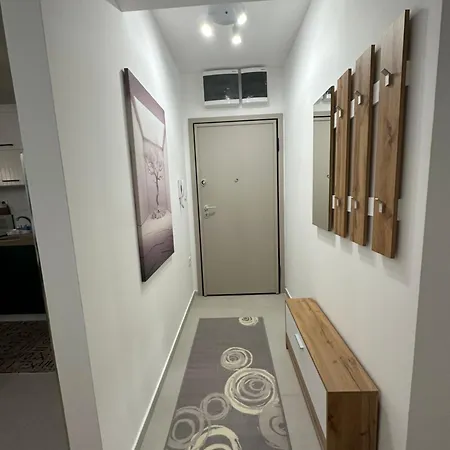 Thomas Two Bedroom Apartment-private Parking * Skopje